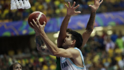 The Argentine basketball team defeated Brazil 75-73 as a visitor and was crowned champion of the Americup