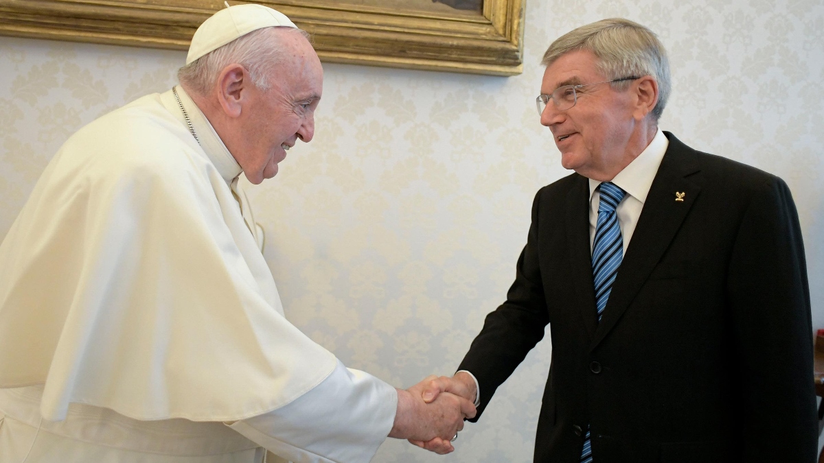The IOC president meets with the Pope in favor of peace