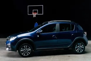 The new edition of the Renault Stepway maintains the exclusive Blue Cosmos color