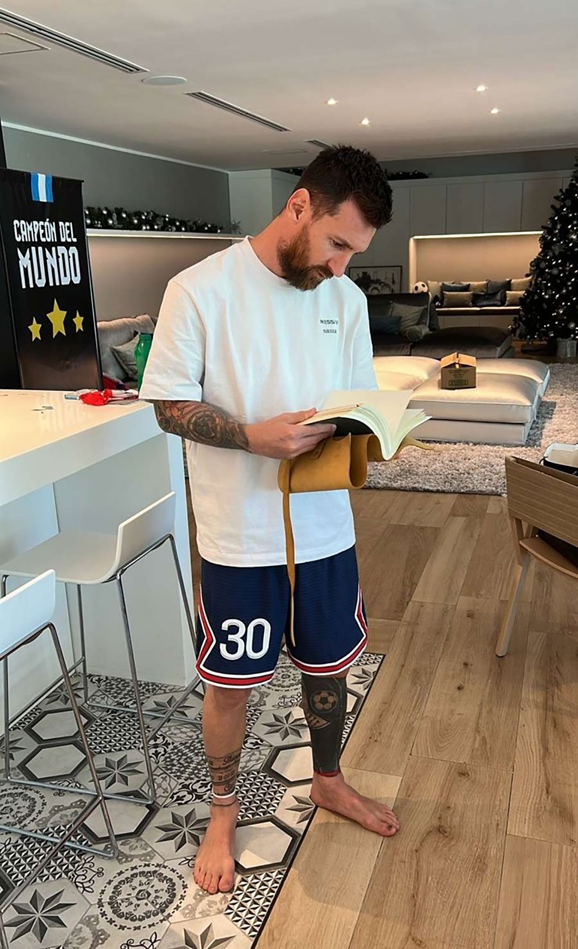 Messi reviewed the messages with a smile