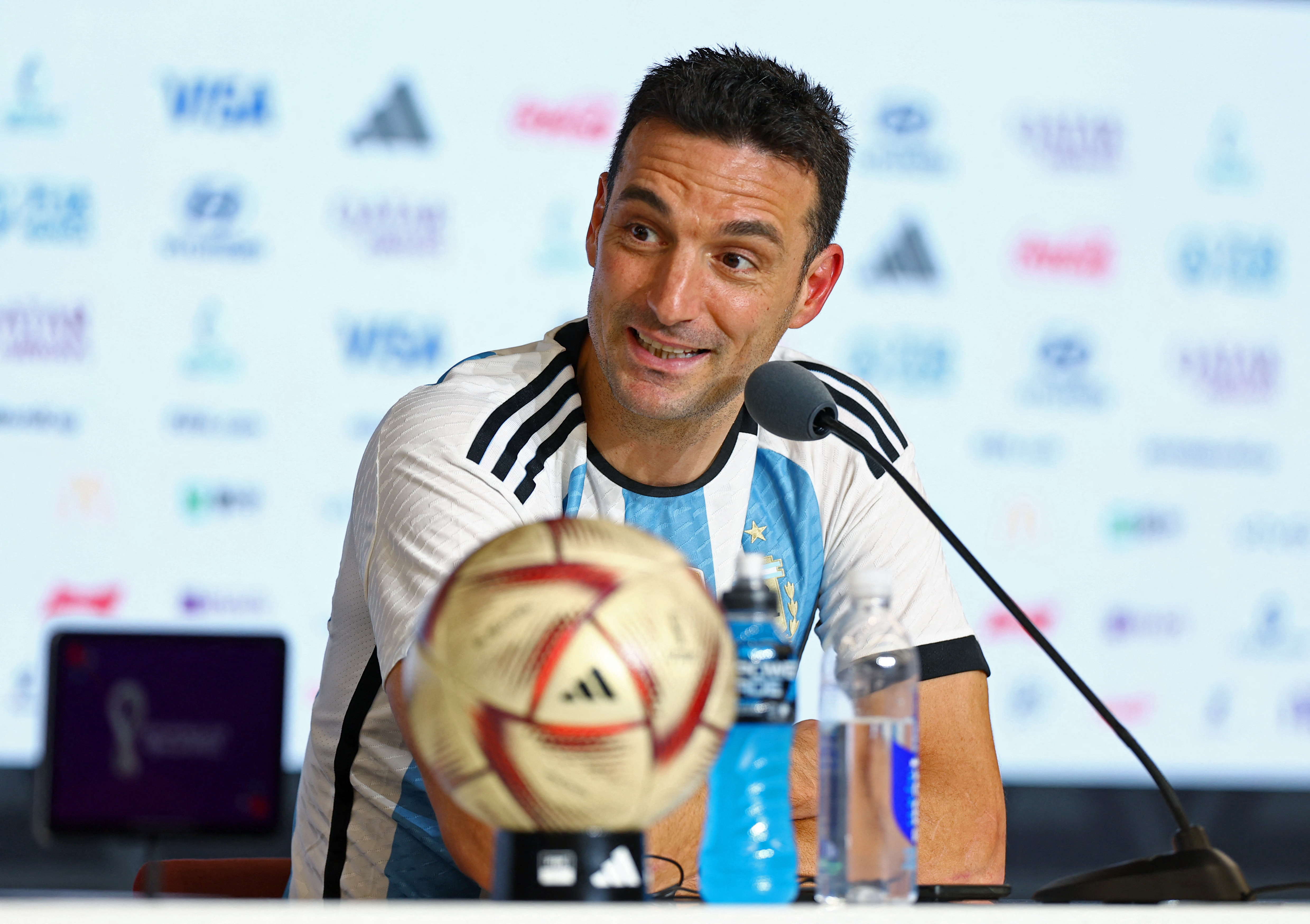 Lionel Scaloni at the press conference after the consecration in Qatar 2022 against France (REUTERS / Molly Darlington)