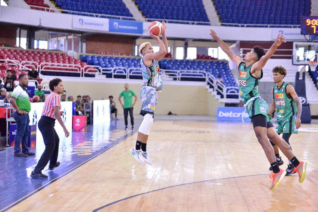 Chola and Laguneros win the Basketball Champions Cup at the